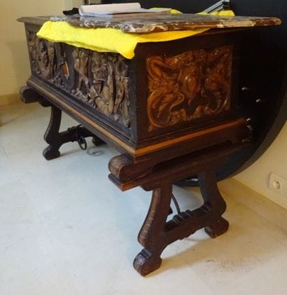 ESPAGNE

Coffre en bois mouluré et sculpté...