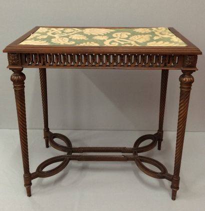 Petite table de salon en noyer, à plateau...