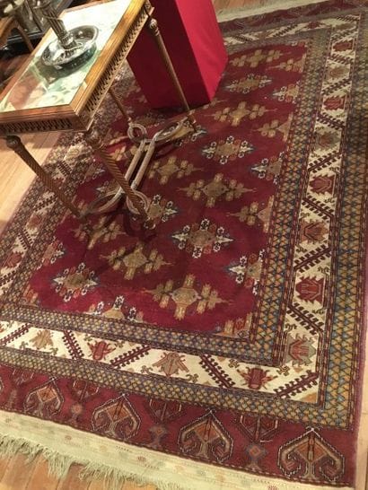 PERSE

Tapis en laine, à décor de motifs...