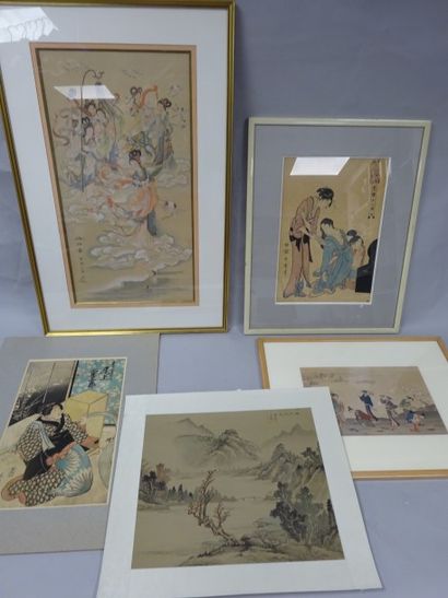 JAPON 

Lot de deux estampes en couleurs...