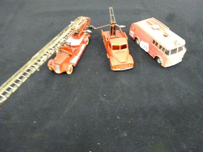 DINKY TOYS, France & Grande-Bretagne :

-...