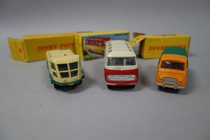 DINKY TOYS 

Lot comprenant : 

- Arrosseuse...