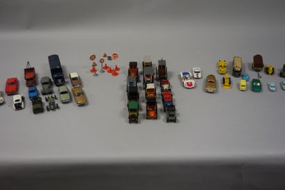 DINKY TOYS

Tracteur Panhard chemins de fer,...
