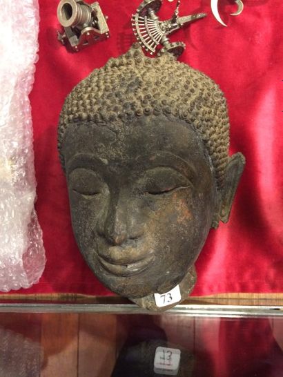 THAILANDE
Tête de Bouddha
En métal patiné
XVIIème...