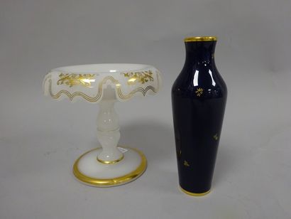 SEVRES

Petit vase balustre en porcelaine...