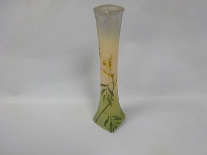 LEGRAS 
Vase soliflore à base carrée légèrement...