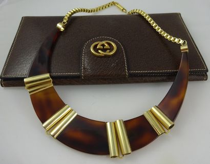 LANVIN ou GUCCI
LANVIN 

Collier ras de cou...