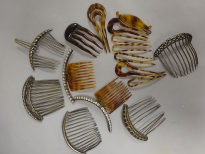 Cinq petits peignes de chignon en argent...