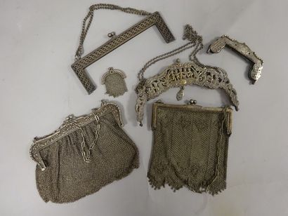 Lot d'argent (min 800) :

Sac du soir en...