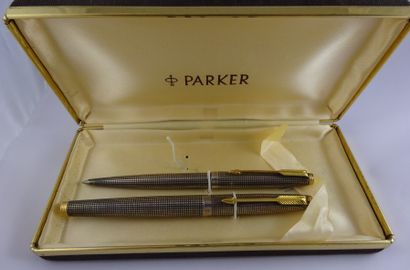 PARKER, stylo


Lot comprenant : 

Stylo...