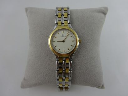 OMEGA


Montre bracelet de dame en or jaune...