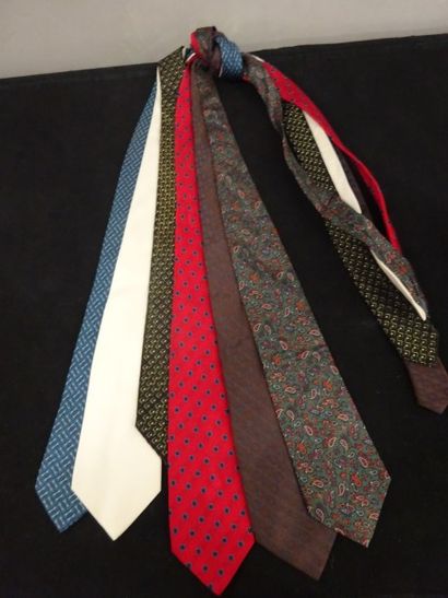 Guy LAROCHE, GUCCI.
Lot de six cravates dont...