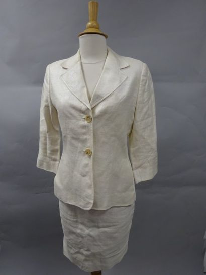 BURBERRYS'


Tailleur veste et jupe en lin...