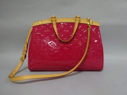 LOUIS VUITTON, modèle Brea


Sac BREA en...