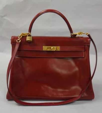 HERMES PARIS, modèle Kelly


Sac Kelly en...