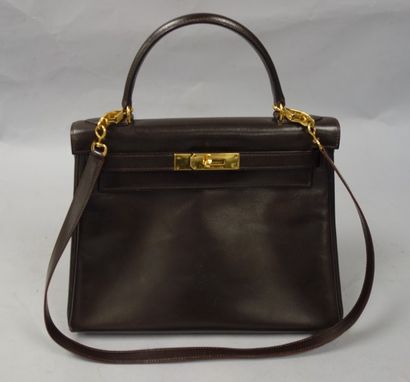 HERMES PARIS, modèle Kelly


Sac Kelly en...