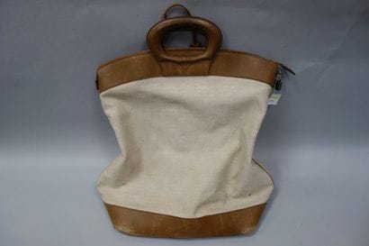 HERMES Paris


Sac cabas en toile ivoire...
