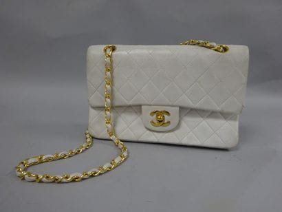 CHANEL, modèle Timeless


Sac Timeless en...