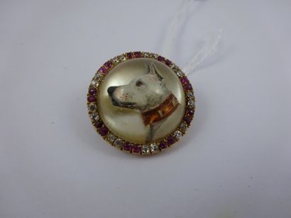 Broche ronde en or jaune (750) ornée d'une...