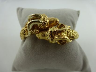 Bracelet jonc, ouvrant sur lame métal, en...