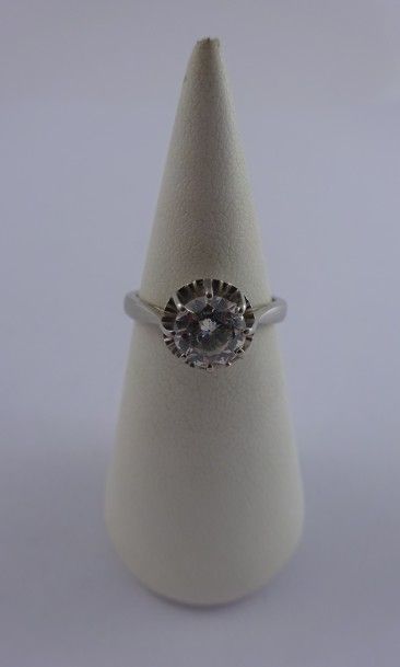 Bague solitaire en platine (925) ornée d’un...