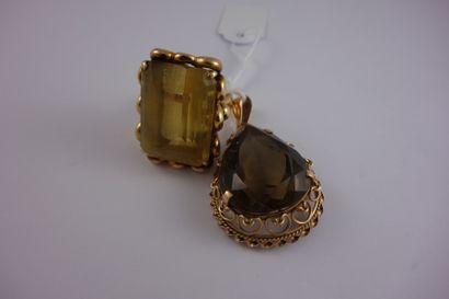 Lot composé de :

- une importante bague...