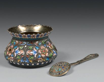 RUSSIE
Sucrier en argent (875) (84 zolotniks)...