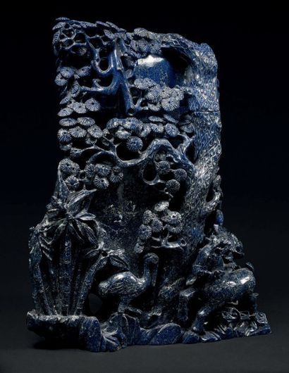 CHINE
Important vase en lapis-lazuli sculpté...