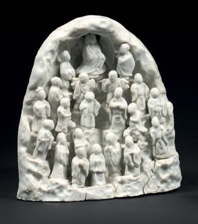 CHINE
Groupe en porcelaine émaillée blanc,...