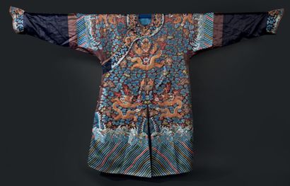 CHINE
Robe dragon d'homme en soie brune à...