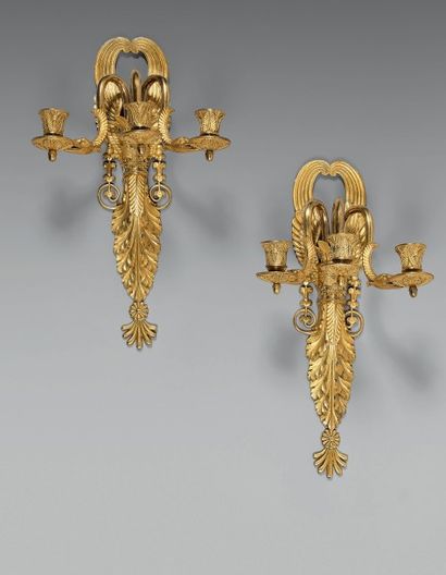 Paire d'appliques à trois bras de lumière...