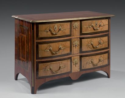 Commode en placage de bois exotiques et indigènes,...