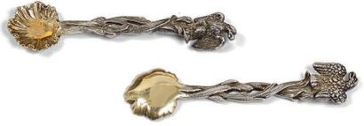 Paire de salières en argent (916 millièmes)à...