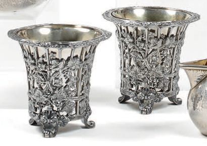 Paire de petites coupes en argent (800 millièmes),...