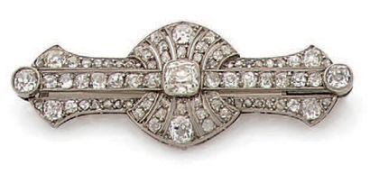 Broche barrette en platine (850 millièmes)...