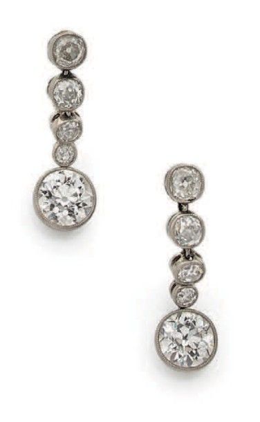 Paire de pendants d'oreilles en platine (950...