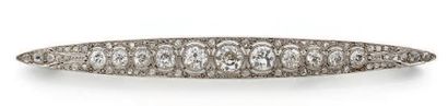 Broche barrette en platine (850 millièmes)...