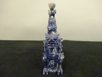 CHINE

Vase couvert en pierre dure bleue...