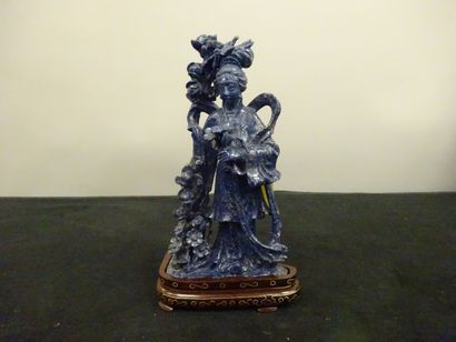 CHINE

Groupe sculpté en lapis-lazuli représentant...