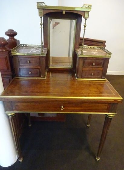 Petit bureau bonheur du jour en bois naturel...