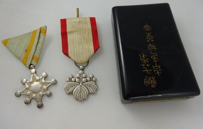 JAPON


- Ordre du Trésor sacré.

Étoile...