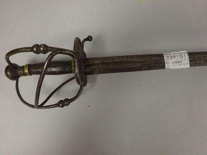 Epée de type wallonne.

Monture en fer à...