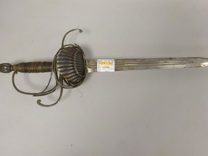 ESPAGNE ou ITALIE
Belle épée d'arme, modèle...