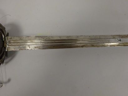 ESPAGNE ou ITALIE
Belle épée d'arme, modèle...