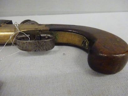 Pistolet d'officier de marine à silex.

Canon...
