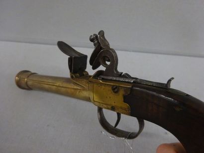 Pistolet d'officier de marine à silex.

Canon...