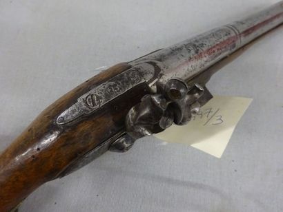 Pistolet d'officier à silex.

Canon rond...