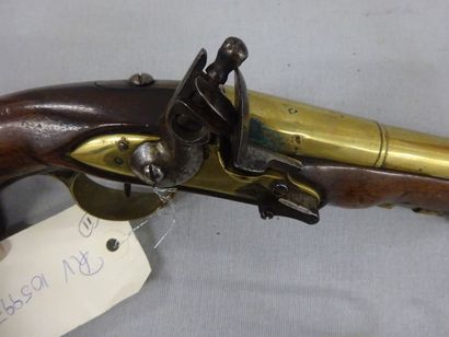 Pistolet d'officier de marine à silex.

Canon...