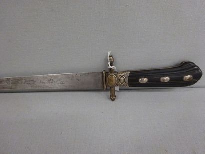 Dague de chasse.
Fusée en ébène mouluré rainuré...