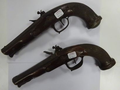 Paire de pistolets d'officier à silex.

Canons...